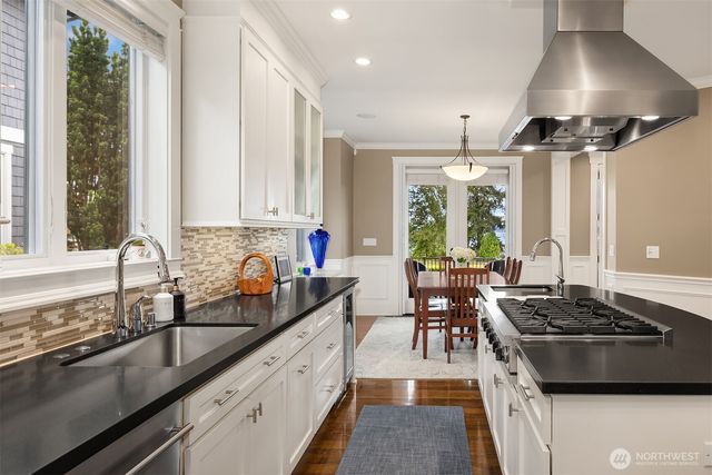 150 Waverly Way, Kirkland, WA 98033