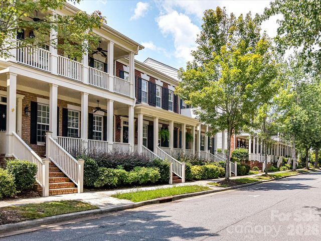 439 Ohenry Avenue, Davidson, NC 28036