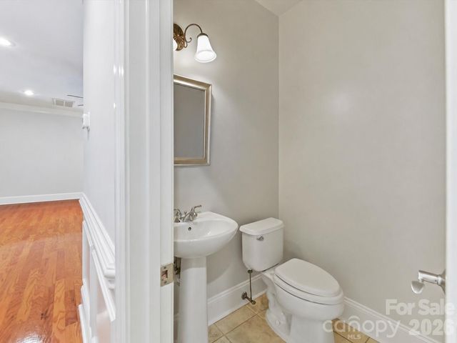 439 Ohenry Avenue, Davidson, NC 28036