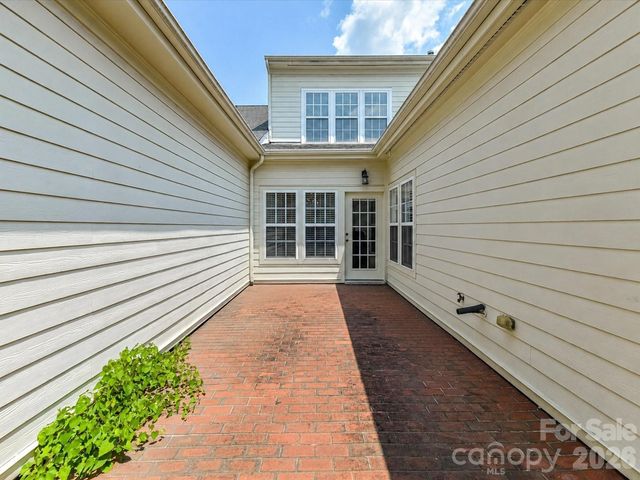 439 Ohenry Avenue, Davidson, NC 28036