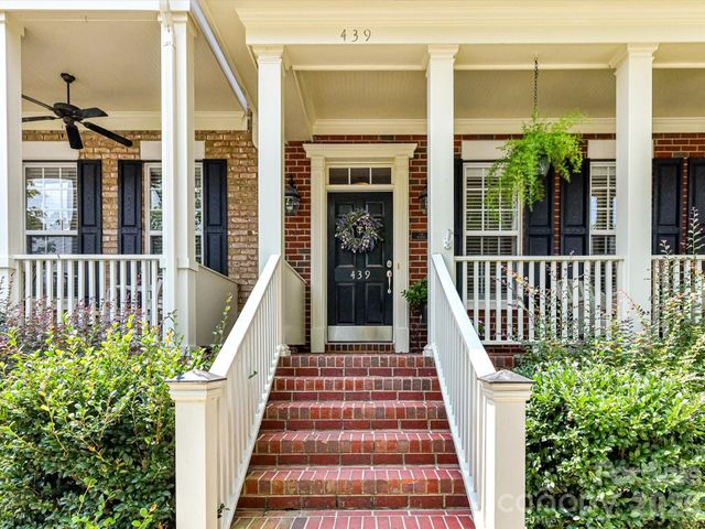 439 Ohenry Avenue, Davidson, NC 28036