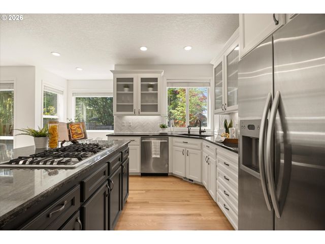 3817 Nw 120TH Ter, Portland, OR 97229