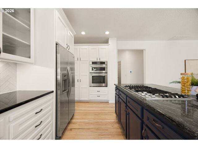 3817 Nw 120TH Ter, Portland, OR 97229