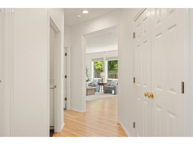 3817 Nw 120TH Ter, Portland, OR 97229