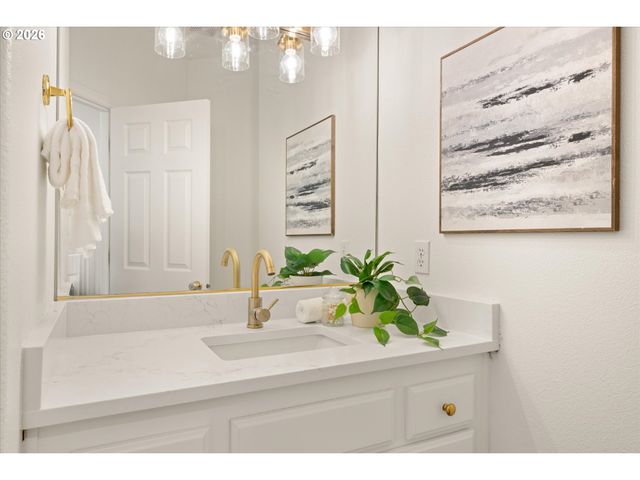 3817 Nw 120TH Ter, Portland, OR 97229