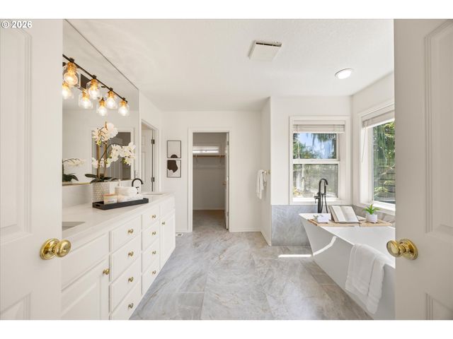3817 Nw 120TH Ter, Portland, OR 97229