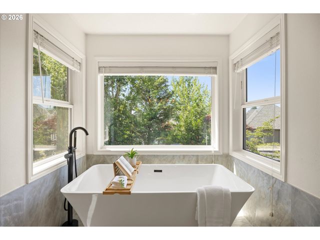 3817 Nw 120TH Ter, Portland, OR 97229