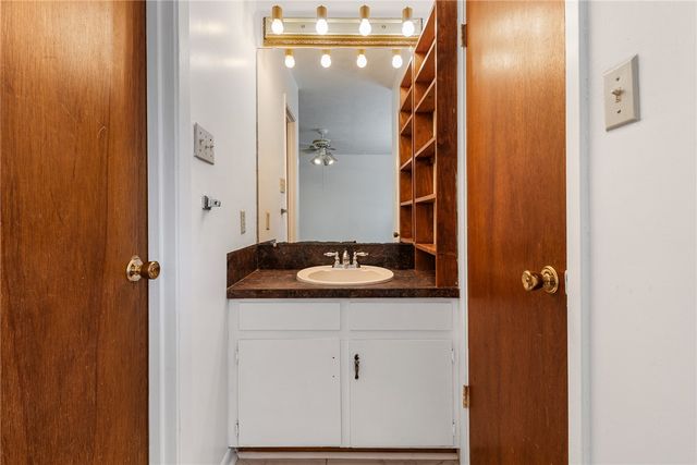 2904 Woodville Road, Bryan, TX 77803