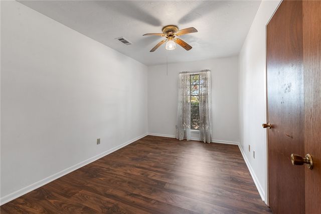 2904 Woodville Road, Bryan, TX 77803