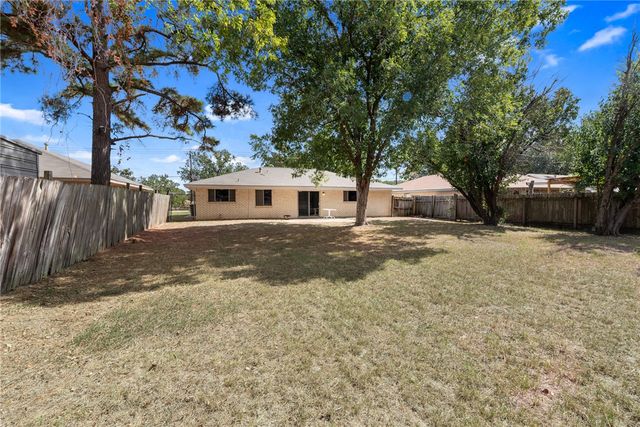 2904 Woodville Road, Bryan, TX 77803