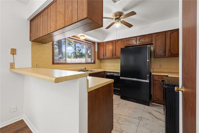 2904 Woodville Road, Bryan, TX 77803