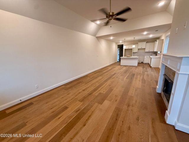 825 E Quitman Court, Nesbit, MS 38651