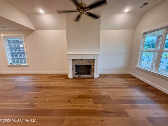 825 E Quitman Court, Nesbit, MS 38651