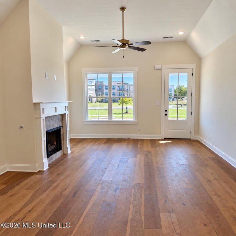 825 E Quitman Court, Nesbit, MS 38651 — photo 4