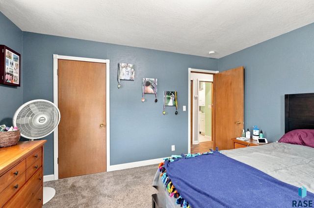 1405 S Bruce Rd Road, Sioux Falls, SD 57105