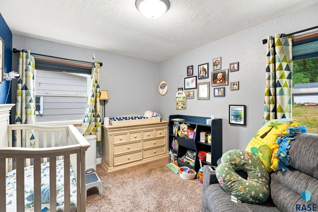 1405 S Bruce Rd Road, Sioux Falls, SD 57105