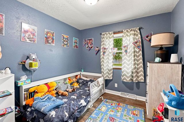 1405 S Bruce Rd Road, Sioux Falls, SD 57105