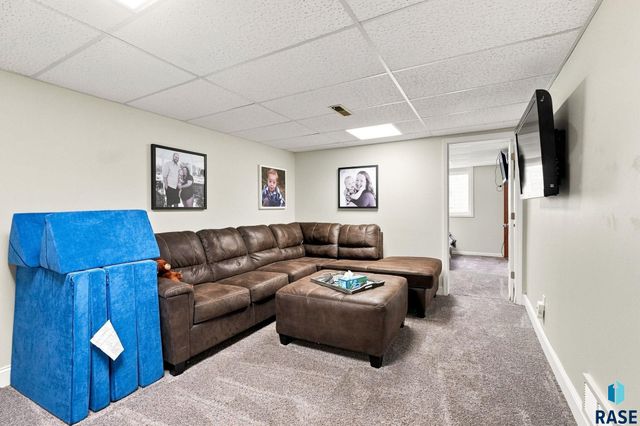 1405 S Bruce Rd Road, Sioux Falls, SD 57105