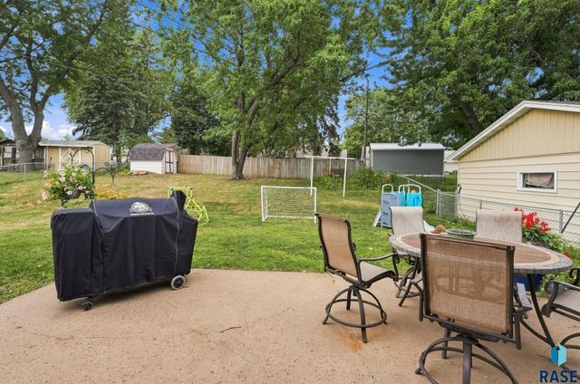 1405 S Bruce Rd Road, Sioux Falls, SD 57105