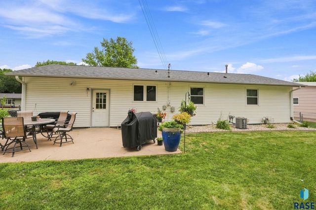 1405 S Bruce Rd Road, Sioux Falls, SD 57105