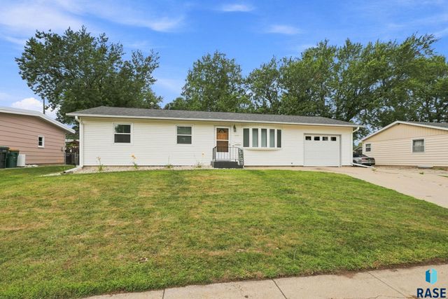 1405 S Bruce Rd Road, Sioux Falls, SD 57105