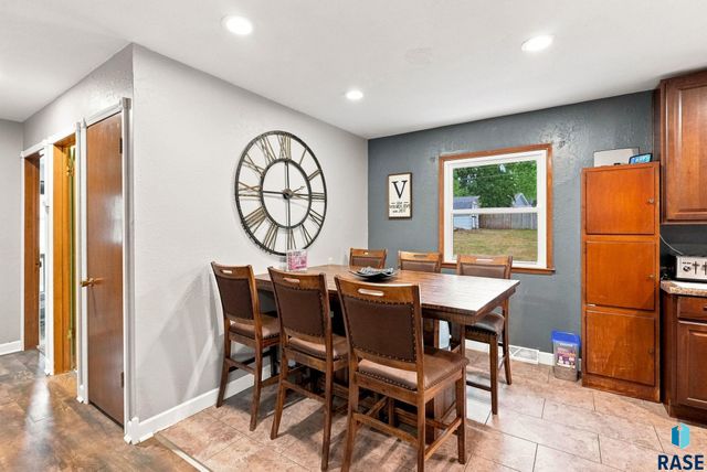 1405 S Bruce Rd Road, Sioux Falls, SD 57105