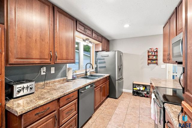 1405 S Bruce Rd Road, Sioux Falls, SD 57105