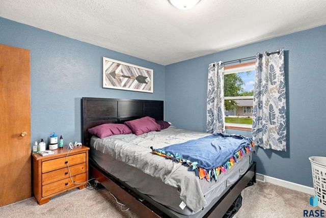 1405 S Bruce Rd Road, Sioux Falls, SD 57105
