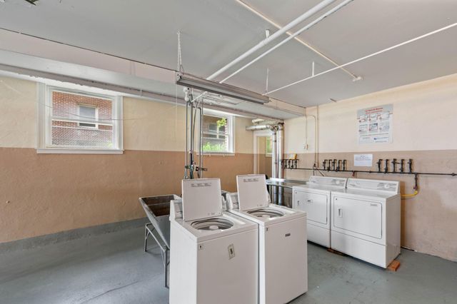 2733 Girard Avenue S 106, Minneapolis, MN 55408