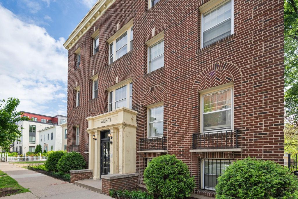 2733 Girard Avenue S 106, Minneapolis, MN 55408