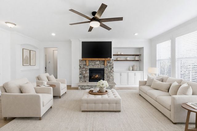 6772 Falls Ridge Ln, College Grove, TN 37046