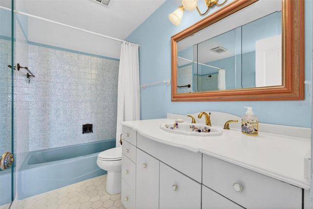 1365 SNELL ISLE BOULEVARD NE 6A, St Petersburg, FL 33704