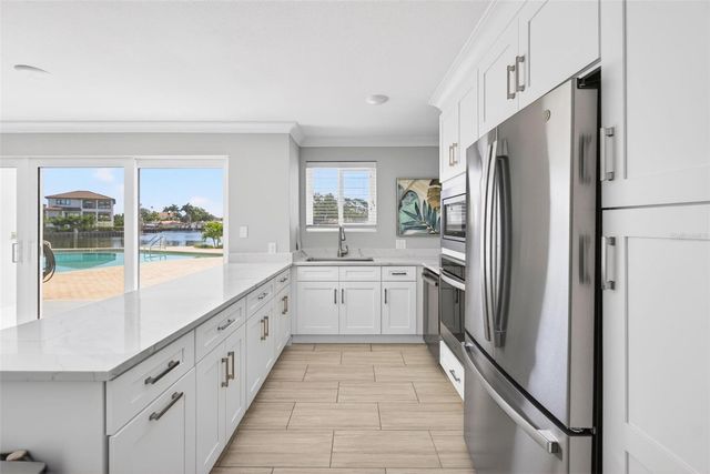 1365 SNELL ISLE BOULEVARD NE 6A, St Petersburg, FL 33704