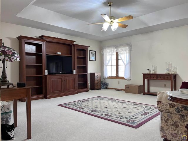 1714 SE 44th Ter, Topeka, KS 66609