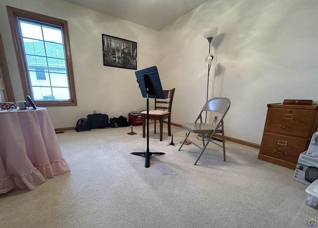 1714 SE 44th Ter, Topeka, KS 66609