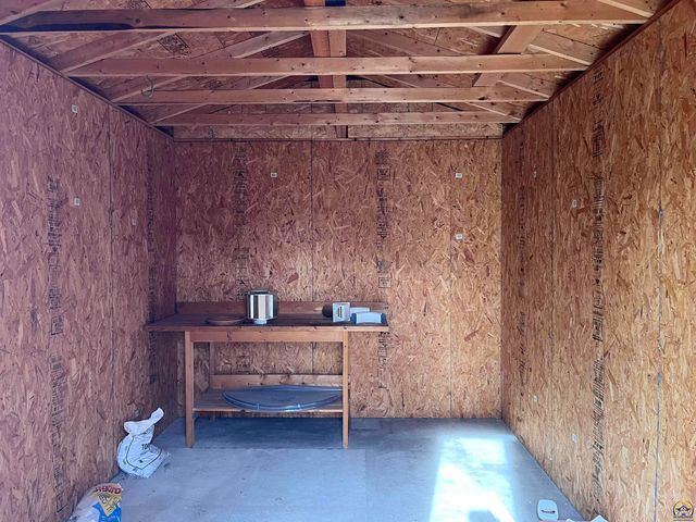 1714 SE 44th Ter, Topeka, KS 66609