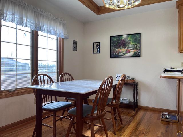 1714 SE 44th Ter, Topeka, KS 66609