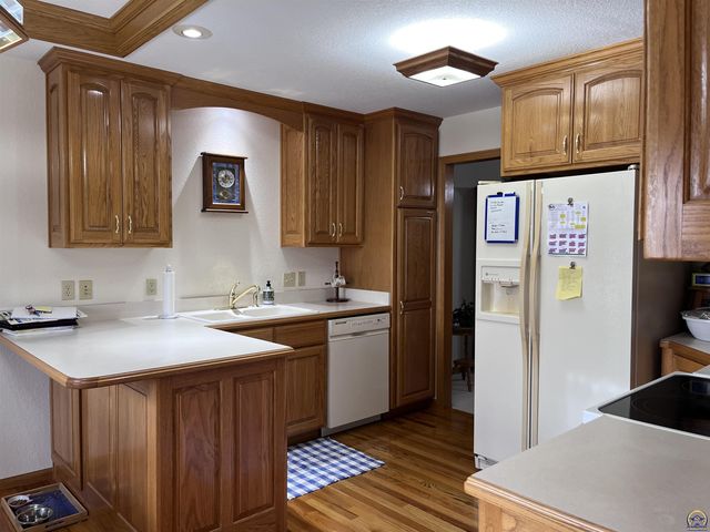 1714 SE 44th Ter, Topeka, KS 66609