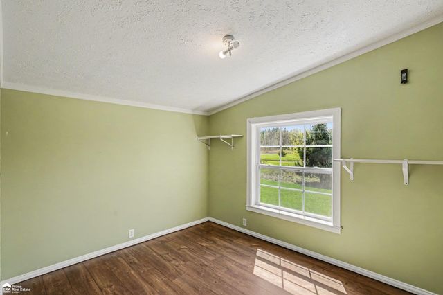 13865 Mckinley Road, Montrose, MI 48457