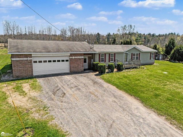 13865 Mckinley Road, Montrose, MI 48457