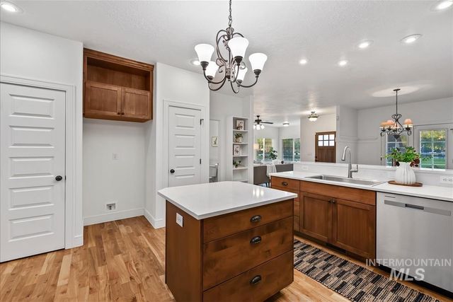 863 W Colbert St, Meridian, ID 83646