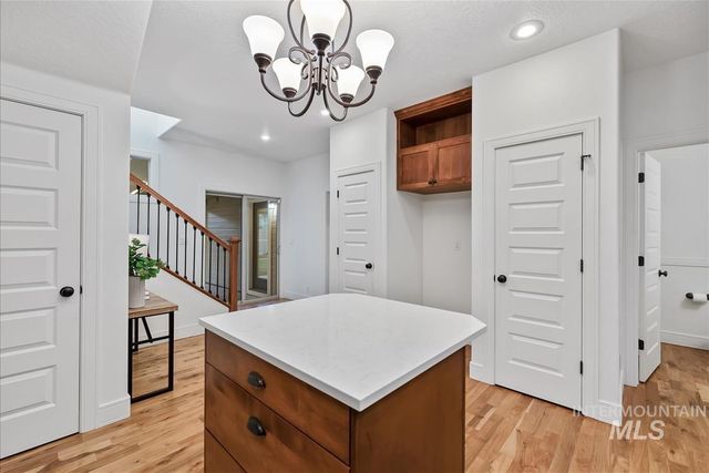 863 W Colbert St, Meridian, ID 83646