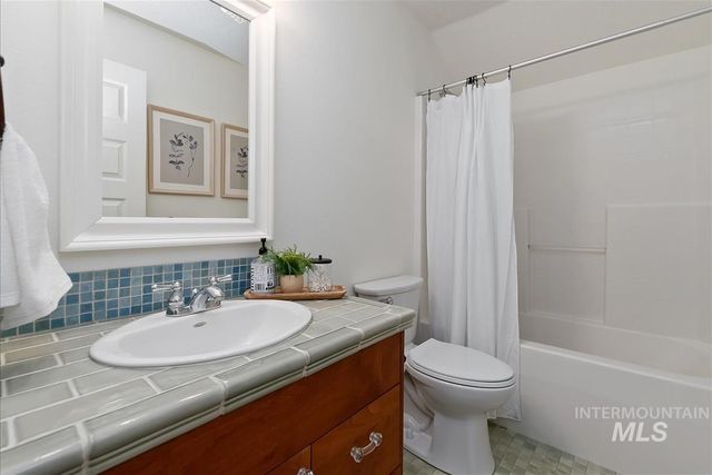 863 W Colbert St, Meridian, ID 83646
