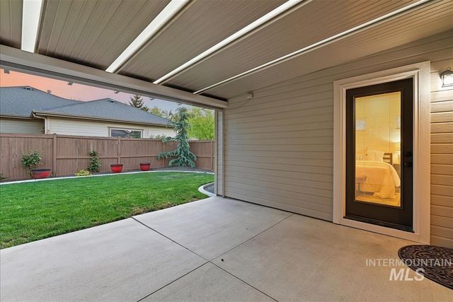 863 W Colbert St, Meridian, ID 83646