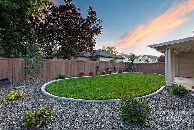 863 W Colbert St, Meridian, ID 83646