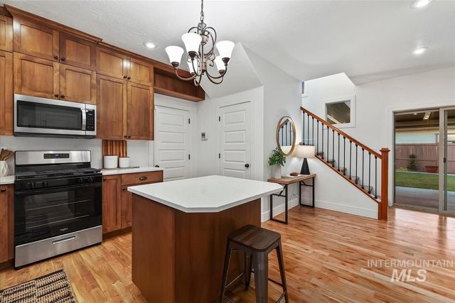 863 W Colbert St, Meridian, ID 83646