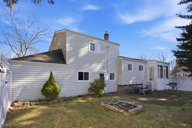 4 Terry Ln, Wharton Boro, NJ 07885