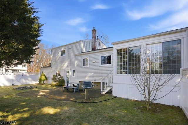 4 Terry Ln, Wharton Boro, NJ 07885