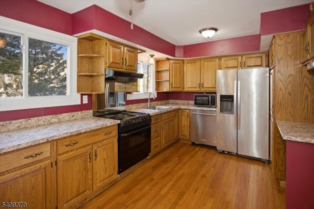 4 Terry Ln, Wharton Boro, NJ 07885