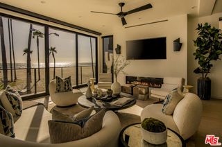 3011 Ocean Front Walk, Venice, CA 90291